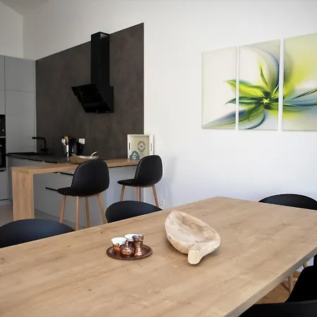 Penthouse With Old Bridge View And Jacuzzi Apartamento