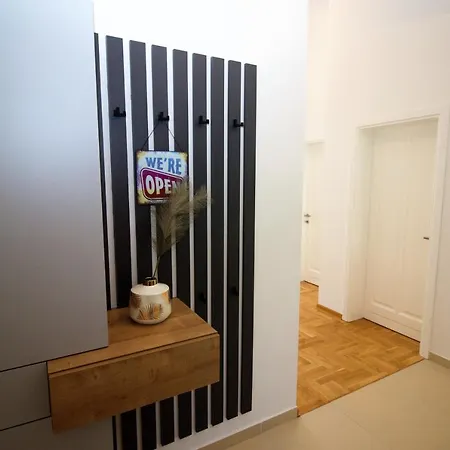 Penthouse With Old Bridge View And Jacuzzi