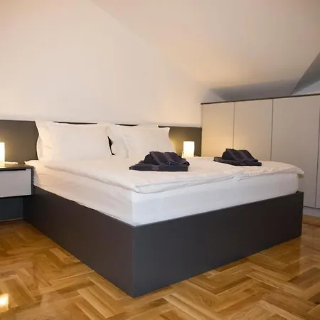 Penthouse With Old Bridge View And Jacuzzi Appartamento