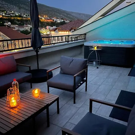 Penthouse With Old Bridge View And Jacuzzi Appartamento Mostar