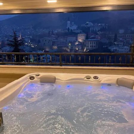 Penthouse With Old Bridge View And Jacuzzi Apartamento