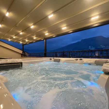 Penthouse With Old Bridge View And Jacuzzi Apartamento Mostar